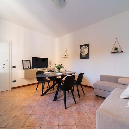 Moonlight - Lecco Getaway Apartment ภายนอก รูปภาพ