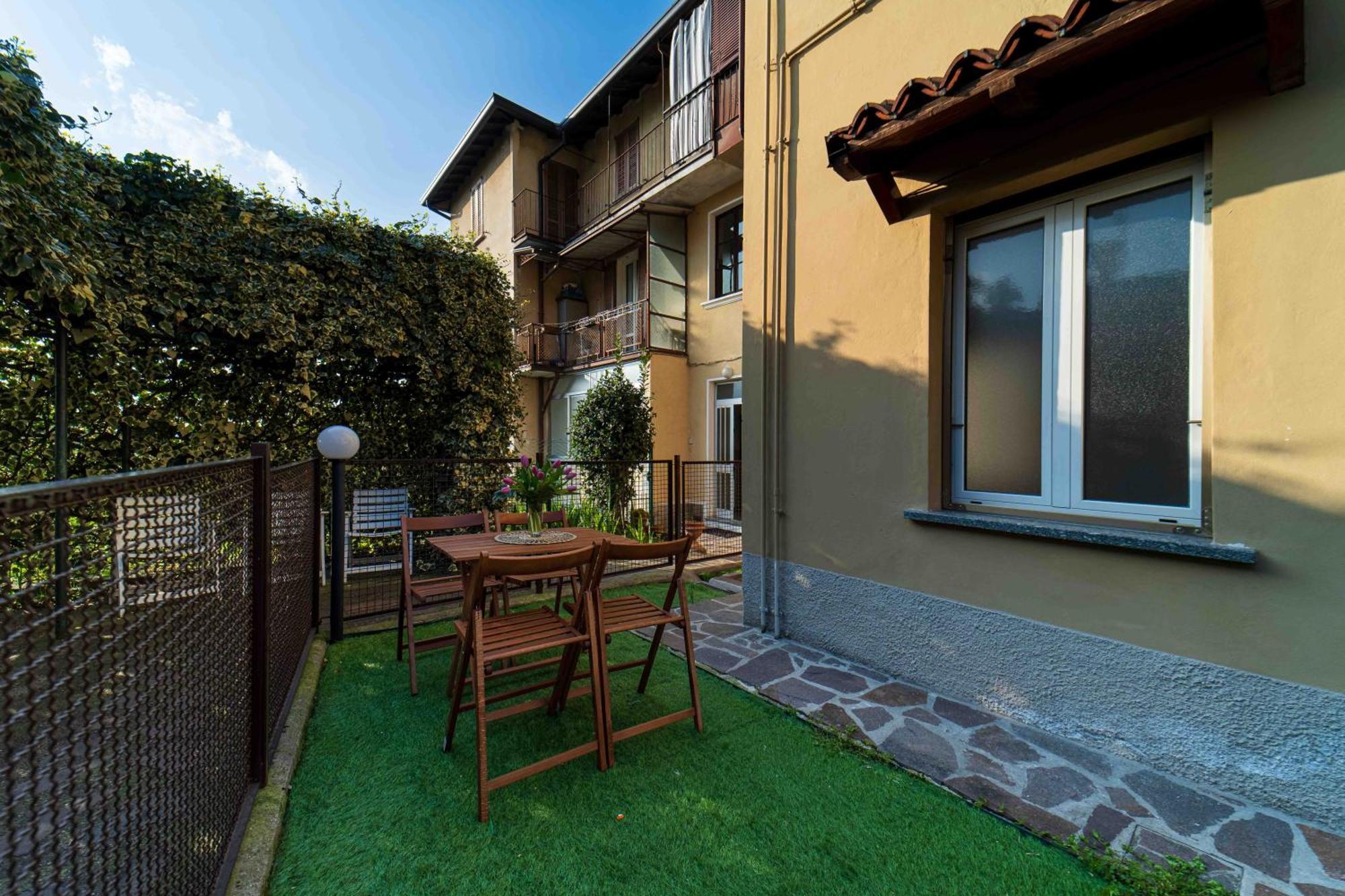 Moonlight - Lecco Getaway Apartment ภายนอก รูปภาพ